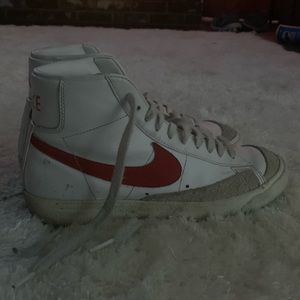 NIKE BLAZERS